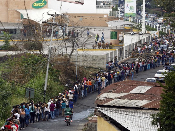 venezueal-food-line-supermarkets.jpg