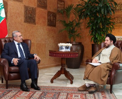 Lebanese President Michel Suleiman (L) and Iranian Vice President Mohammad Reza Tajeddini at the Baabda Palace 