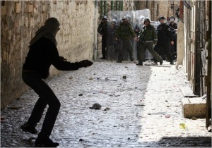 israeli police clash with palestinian youths