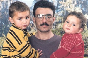 Ali Hussain Sibat w 2 kids