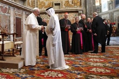 pope with diplomatic corp
