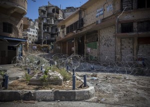Tripoli syria street barbed wire