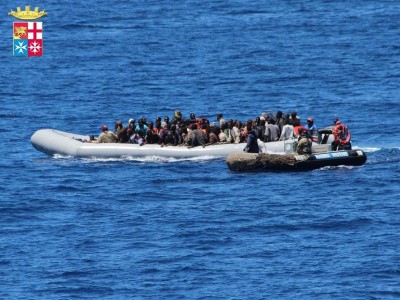 italy rescues migrants at sea