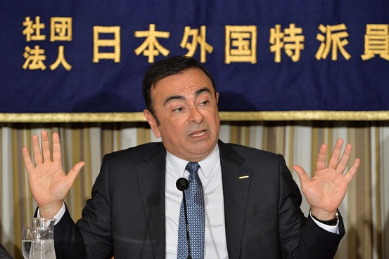 Carlos Ghosn - hands free nissan