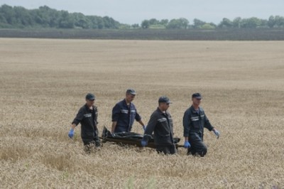 MH17 victim on stretcher