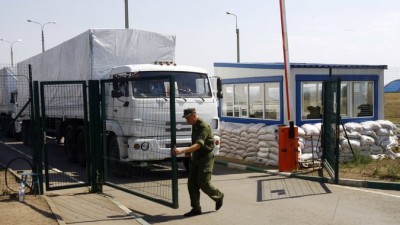 A Russian convoy crossed the Ukrainian border at a checkpoint in Izvaryne, Ukraine, on Friday. Credit Sergey Venyavsky/Agence France-Presse — Getty Images