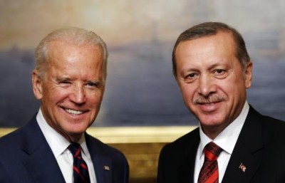 U.S. Vice President Joe Biden (L) meets with Turkey's President Tayyip Erdogan at Beylerbeyi Palace in Istanbul November 22, 2014. REUTERS/Murad Sezer