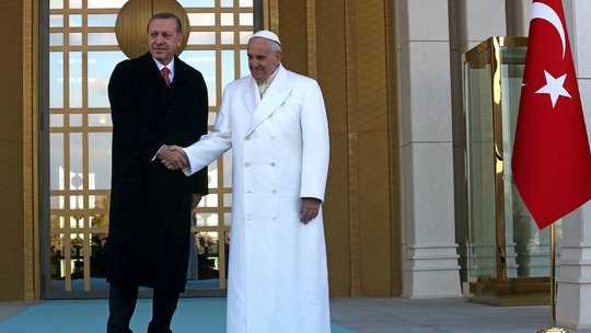 In Turkey Pope Calls for Muslim Opposition to Islamic State