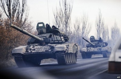 A column of unidentified tanks was spotted  on a road near the rebel-held town of Shakhtarsk on Monday