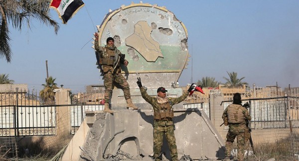 Iraqi Army clebrating the defeat of islamic State in Ramadi 