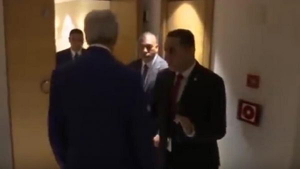 John Kerry S Awkward Encounter With Sisi S Bodyguard Goes Viral Ya Libnan