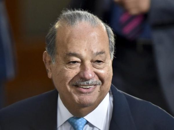 Lebanese-Mexican billionaire Carlos Slim Helu says Mexico should negotiate from a position of strength and should not be scared of Donald Trump . Urged the country to unite behind the government 