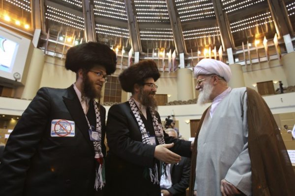 Ultra-Orthodox Jewish Rabis greet Iranian Ayatollah in Tehran