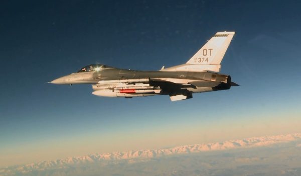 FILE PHOTO: An Air Force F-16C dropped an inert B61-12 during a development flight test by the 422nd Flight Test and Evaluation Squadron at Nellis AFB, Nevada, on March 14, 2017 © U.S. Air Force