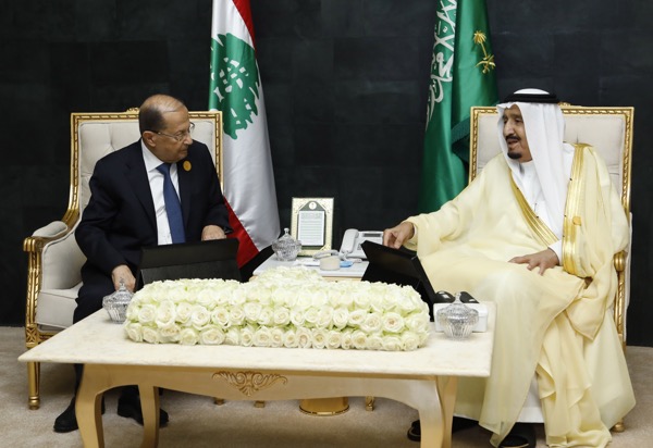 President Aoun with Saudi King Salman bin Abdul Aziz meeting  at the sideline of the Arab summit 