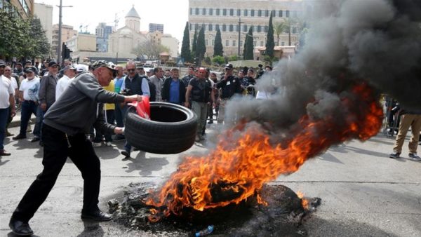 Former soldiers protested against benefit cuts in downtown Beirut [Mohamed Azakir/Reuters]
