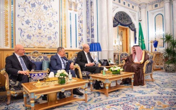  King Salman  (R) received at the Al Salam Palace  Lebanese former prime ministers Najib Mikati, Fouad Siniora and Tammam Salam on Monday according to the Saudi Press Agency (SPA).