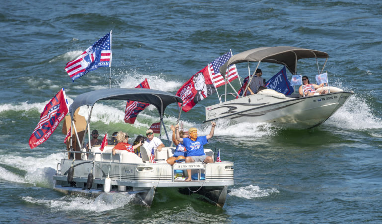 Several boats sink during Texas parade for Trump – Ya Libnan