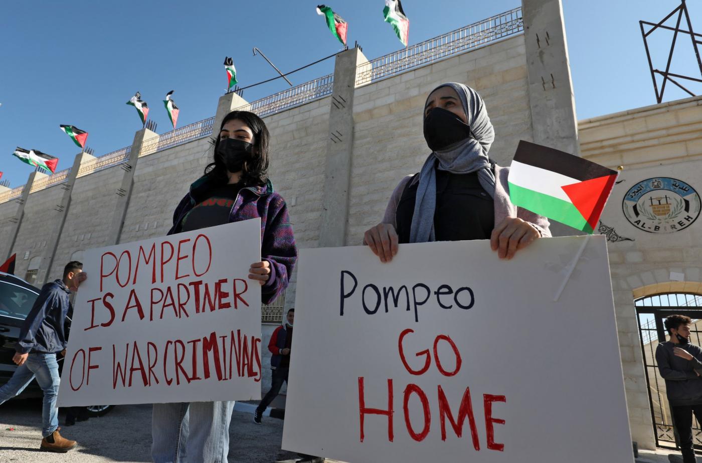 Palestinians protest against Pompeo’s visit to Israeli settlements