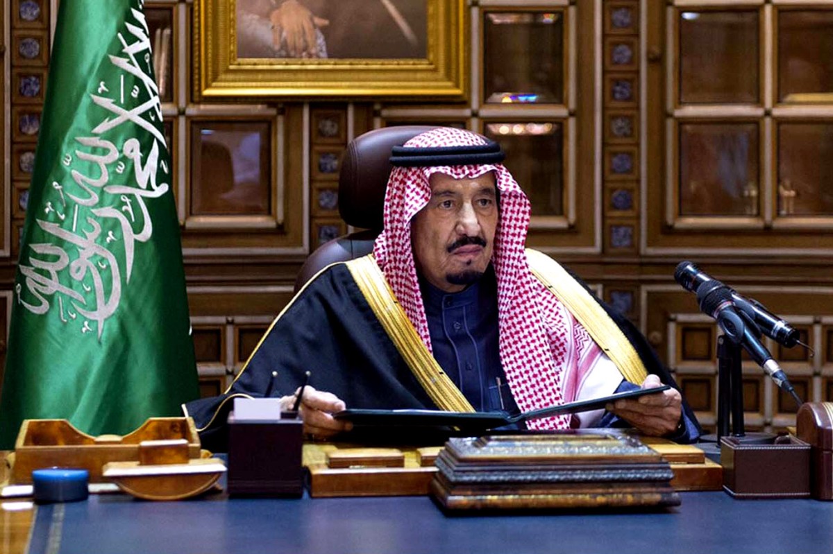 Saudi king blasts Iran’s ‘destabilizing policy’, urges end to Hezbollah’s “terrorist hegemony” over Lebanon