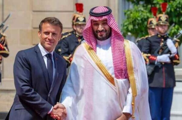 Macron, MBS call for end to ‘political vacuum’ in Lebanon
