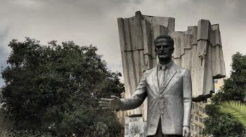 hafez assad statue