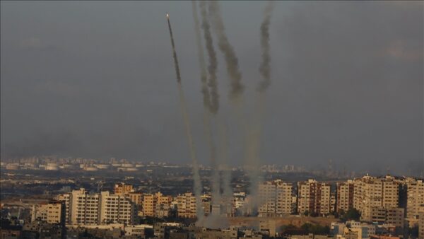 Rockets from Gaza target Tel Aviv. Hamas calls it a response to  Israeli bombing  of civilians
