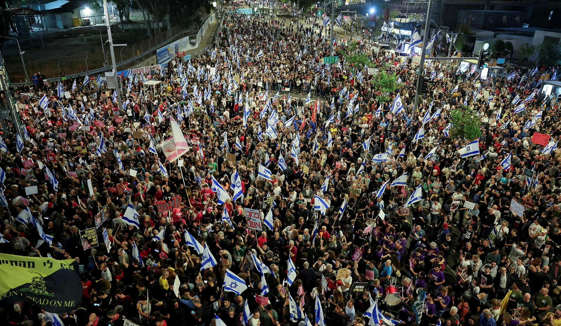 Tens of thousands Israeli  protesters demanded immediate return of hostages and new elections