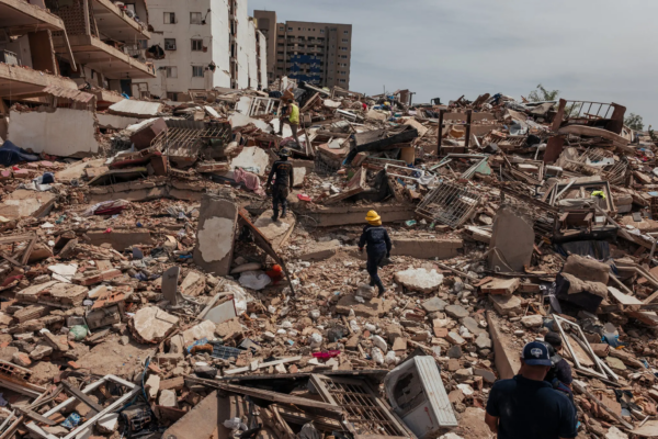 Venezuela Live Updates: More Rescuers Join Urgent Search for Quake Survivors  as the death rises  to 235
